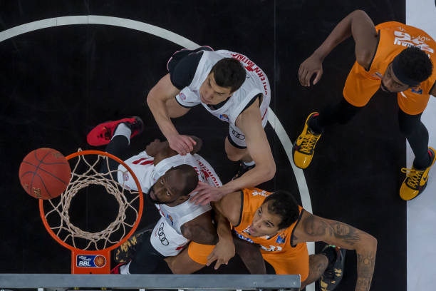 面对防守密 面对防守密