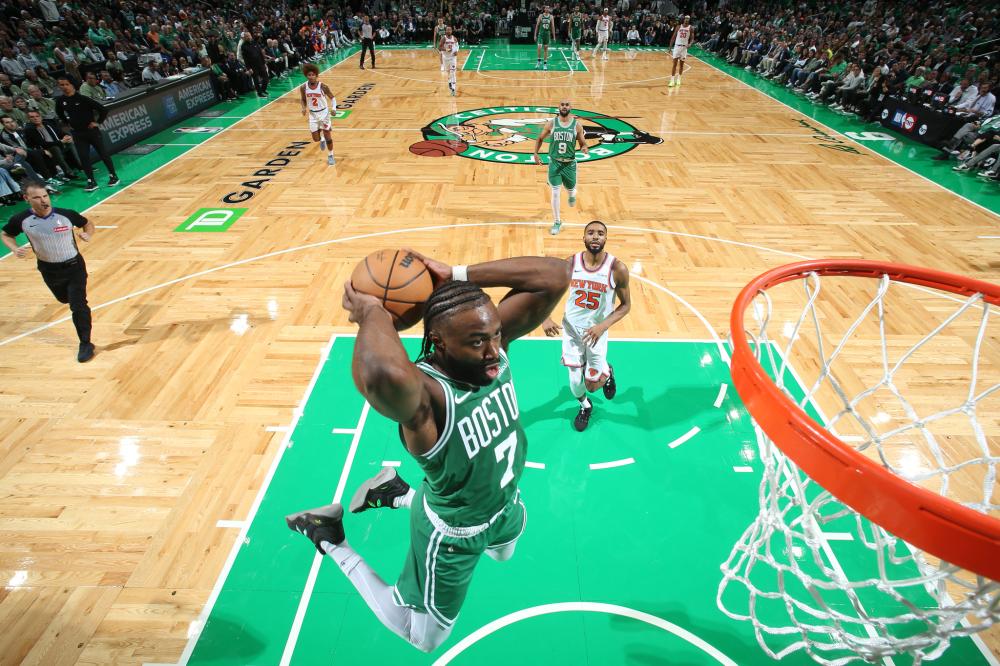 一只脚落在 一只脚落在